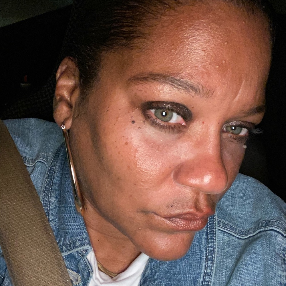 Meet your Posher, Casandra